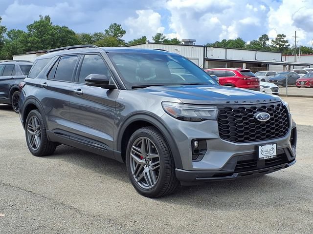 Used 2026 Ford Explorer ST-Line w/ ST-Line Street Pack RWD image 3