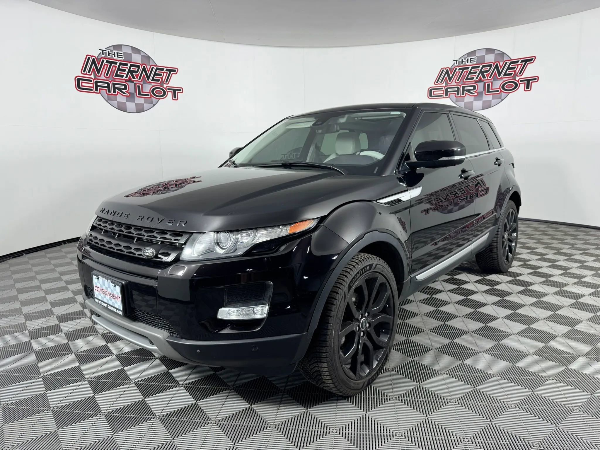 Used 2013 Land Rover Range Rover Evoque Prestige image 3