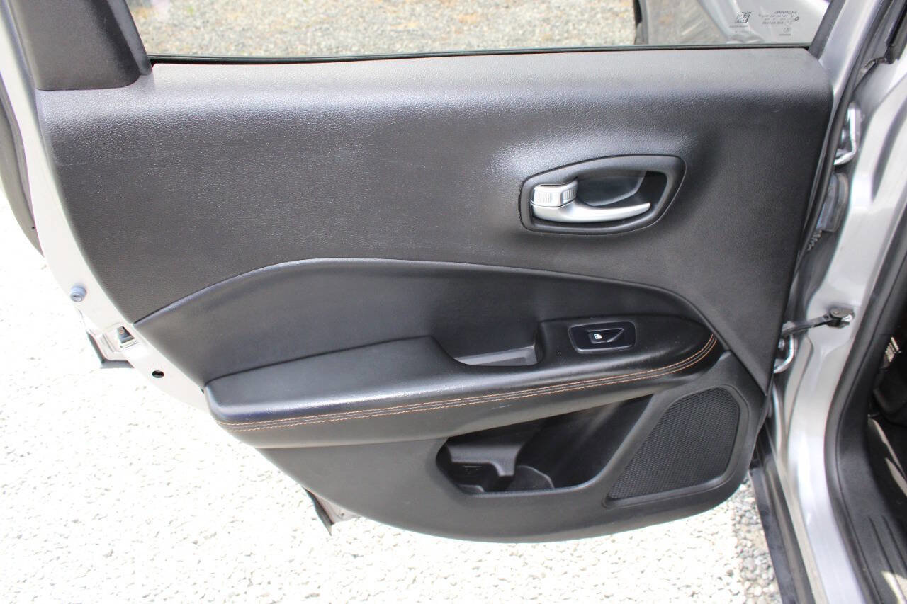 Used 2018 Jeep Compass Limited AWD/4WD image 22