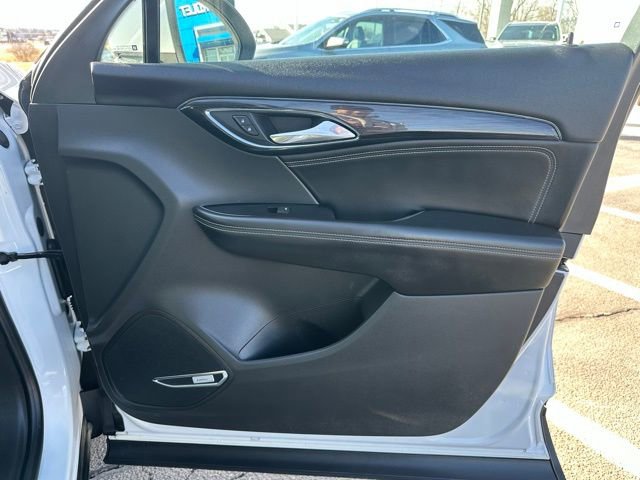 Used 2021 Buick Envision Essence w/ Technology Package I image 10