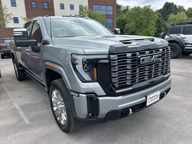 Used 2026 GMC Sierra 2500 Denali Ultimate w/ LPO, Black Badging Package AWD/4WD image 3