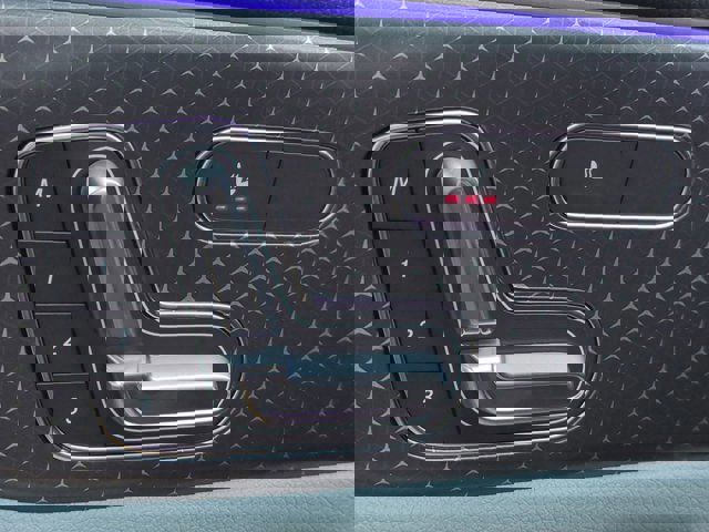 Used 2026 Mercedes-Benz GLB 250 4MATIC image 24