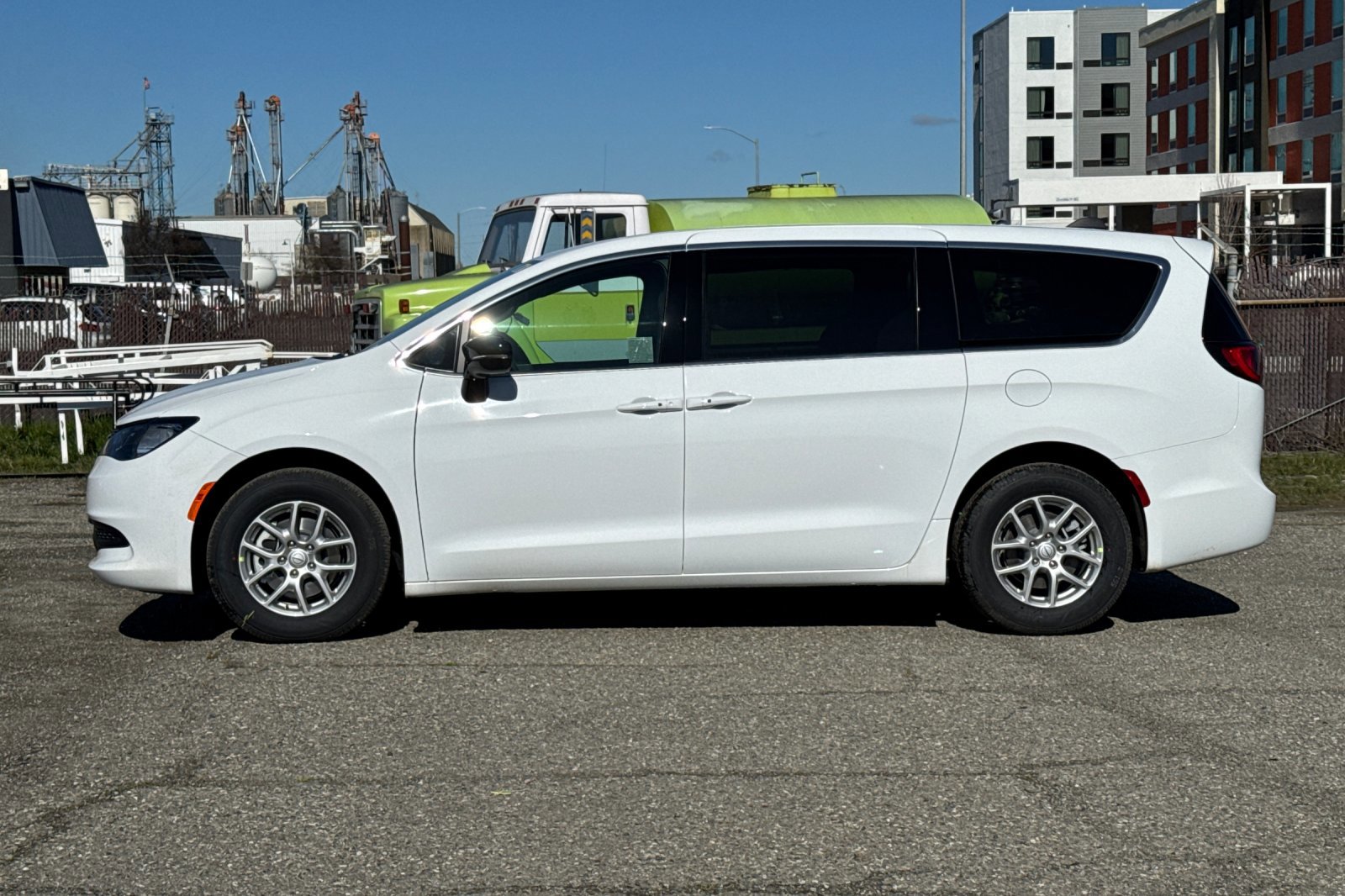 New 2026 Chrysler Voyager LX FWD image 6