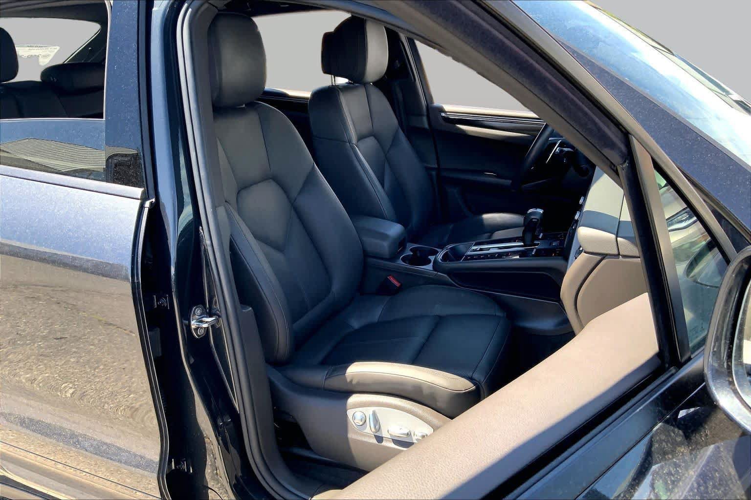Used 2022 Porsche Macan AWD/4WD image 8