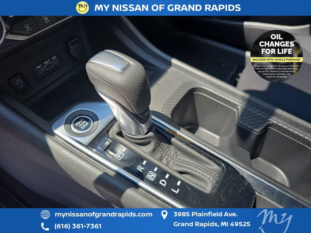 Used 2025 Nissan Sentra SV w/ All-Weather Package FWD image 27