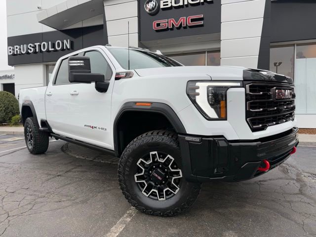 Used 2025 GMC Sierra 2500 AT4X image 3