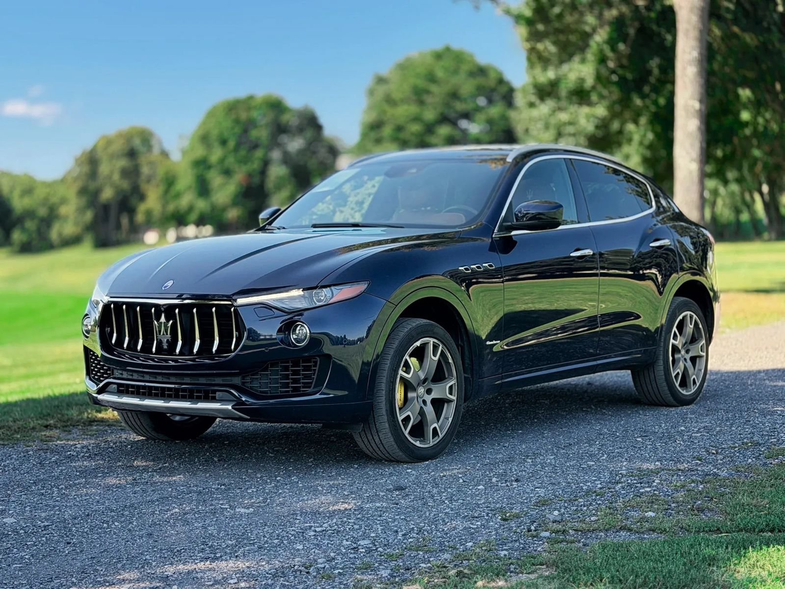 Used 2018 Maserati Levante GranLusso AWD/4WD image 15