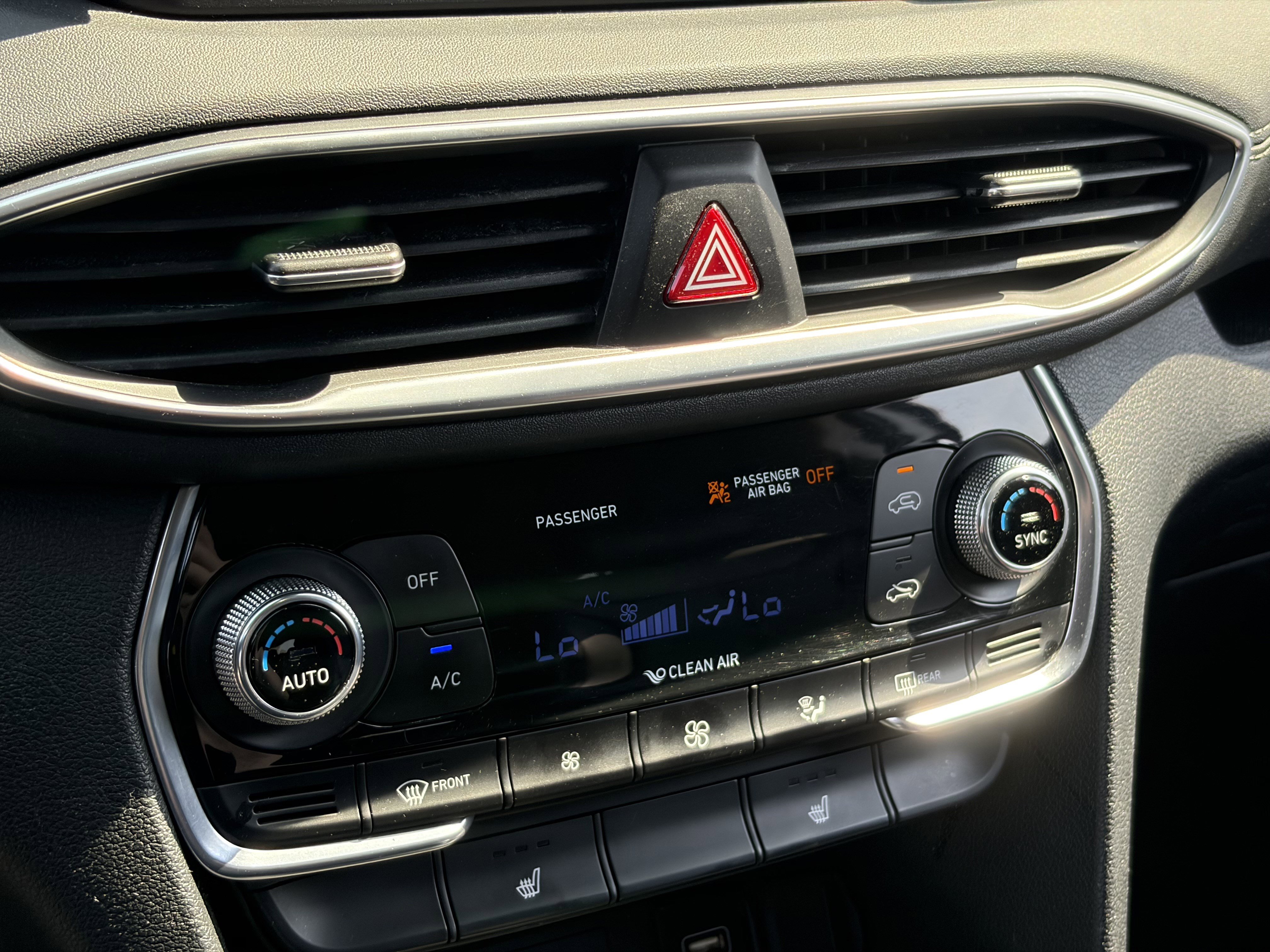 Used 2019 Hyundai Santa Fe Limited FWD image 19