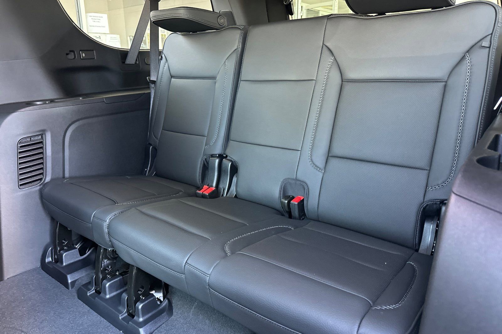 New 2026 GMC Yukon XL Denali w/ Sun & Power Step Package AWD/4WD image 16