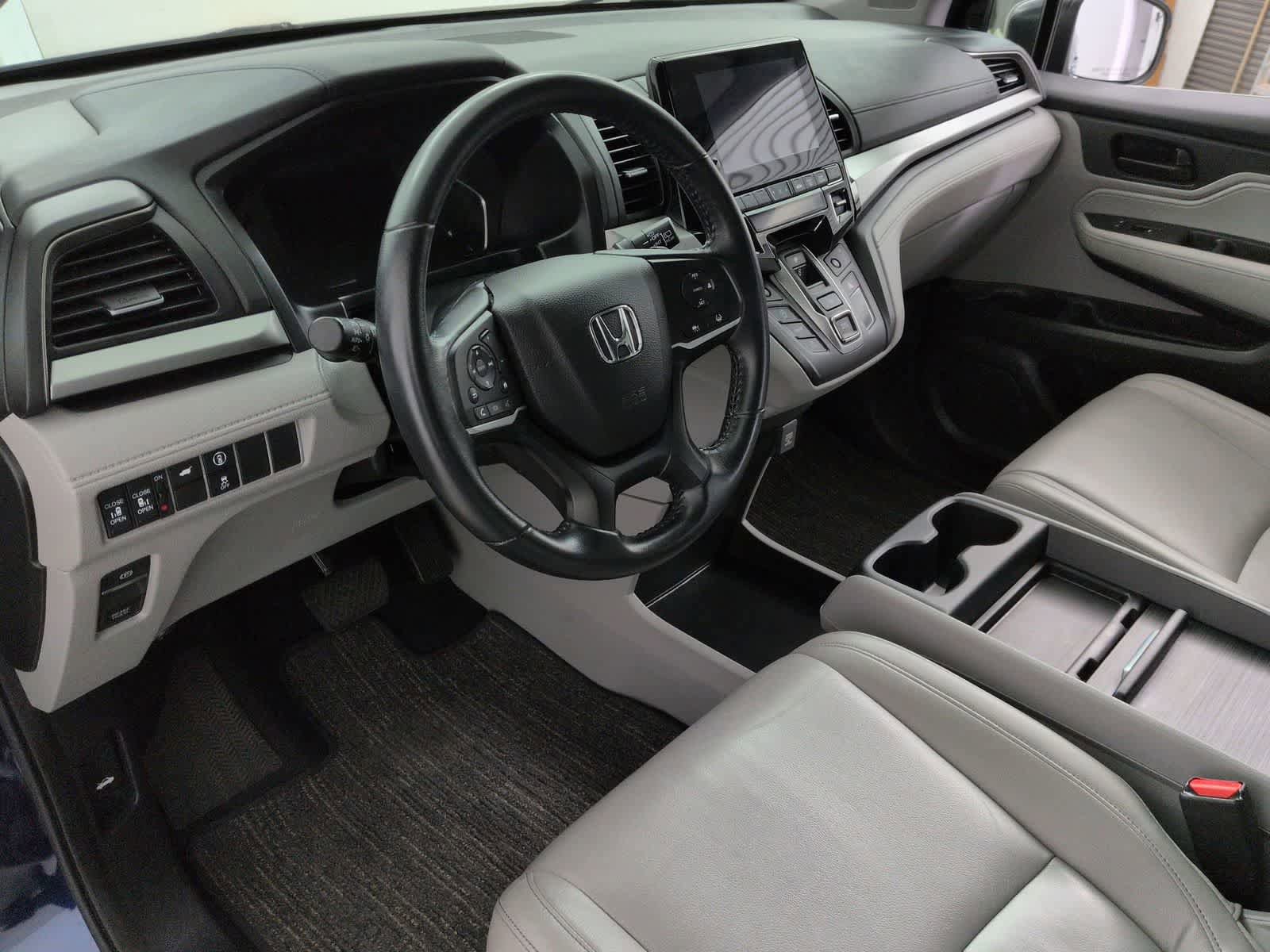 Used 2023 Honda Odyssey EX-L image 2