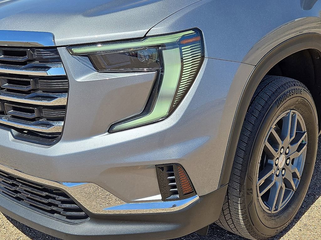 Used 2025 GMC Acadia Elevation image 9