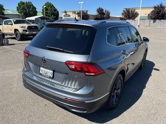 Used 2023 Volkswagen Tiguan SE w/ Panoramic Sunroof Package AWD/4WD image 4