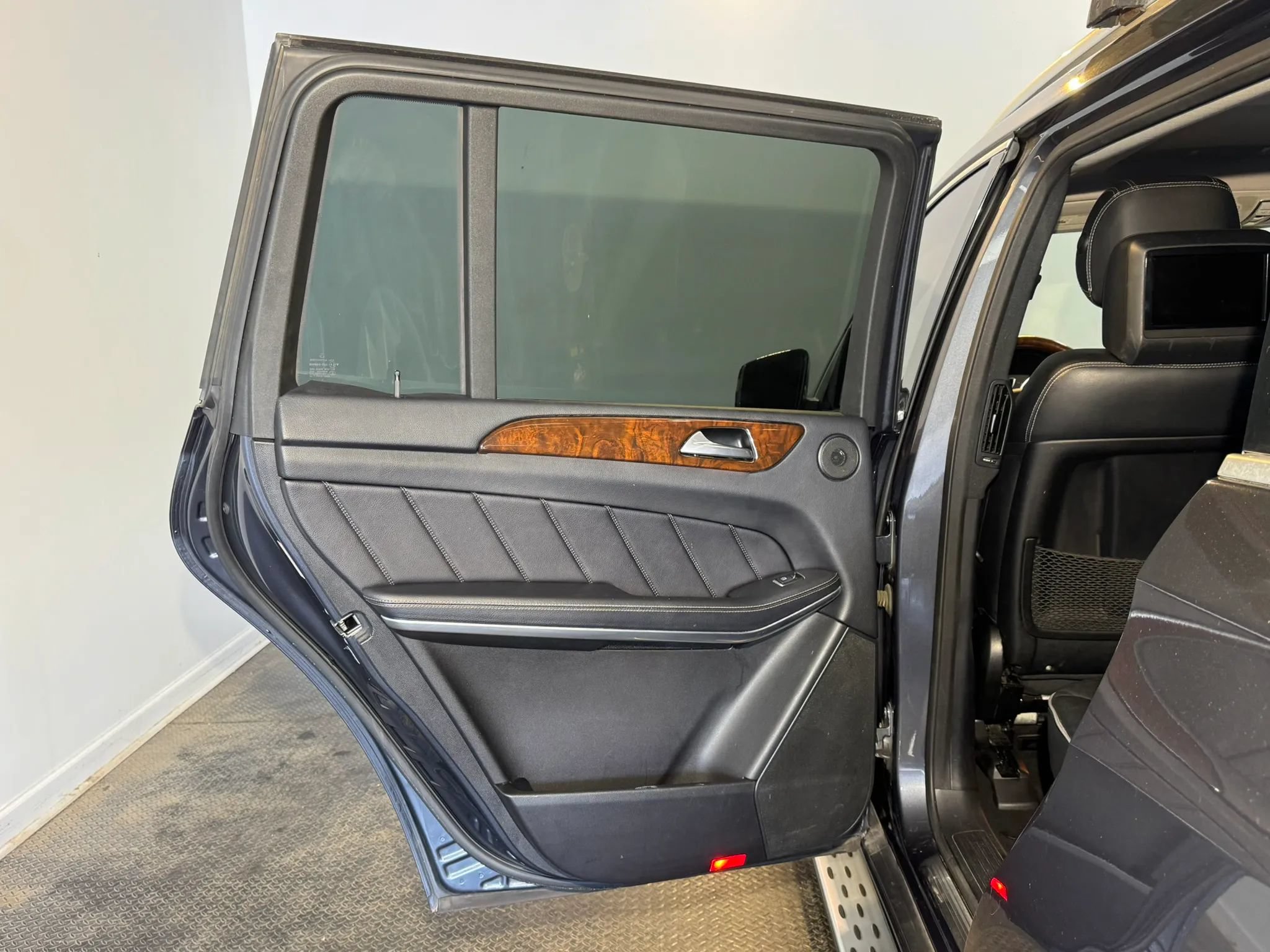 Used 2013 Mercedes-Benz GL 450 4MATIC image 25