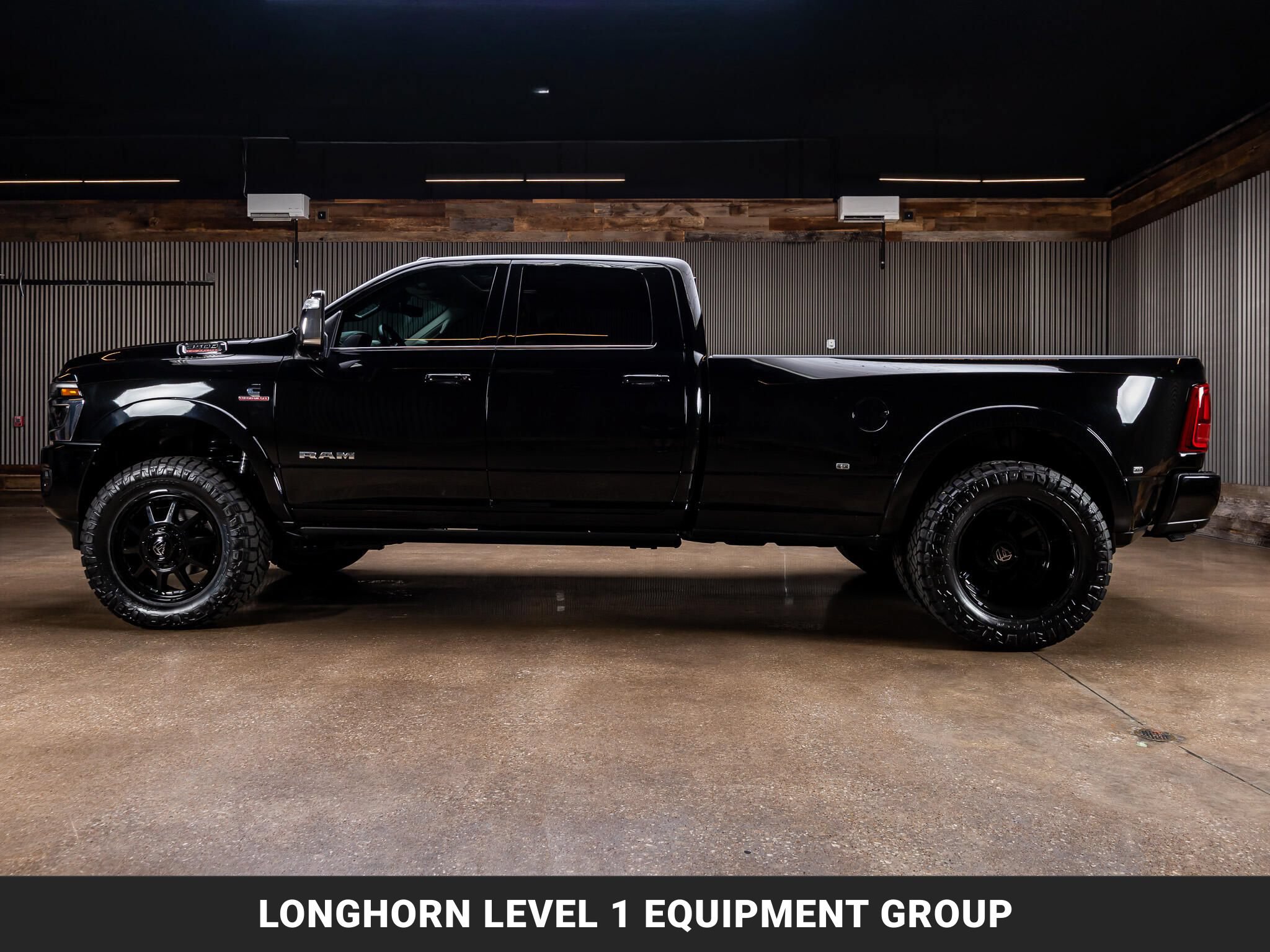 Used 2025 RAM 3500 Longhorn AWD/4WD image 6