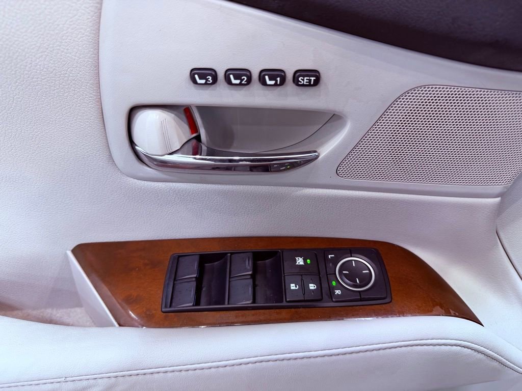 Used 2010 Lexus RX 350 350 NAVIGATION/PARK ASSIST/SUN image 19