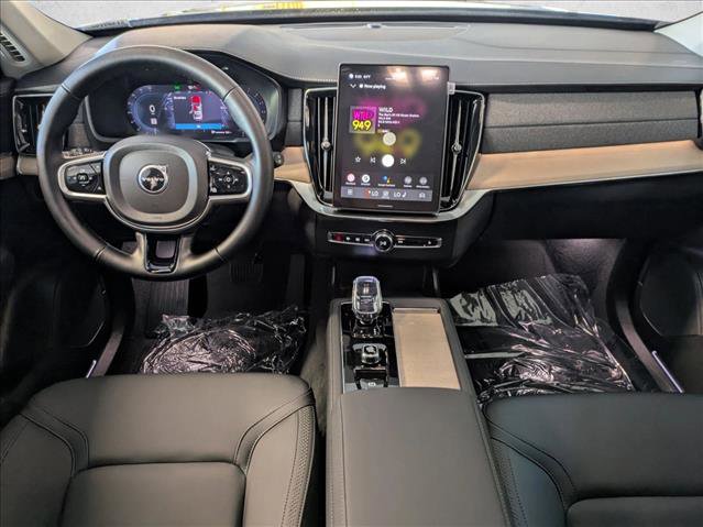 New 2025 Volvo XC90 B6 Core w/ Protection Package Premier image 15