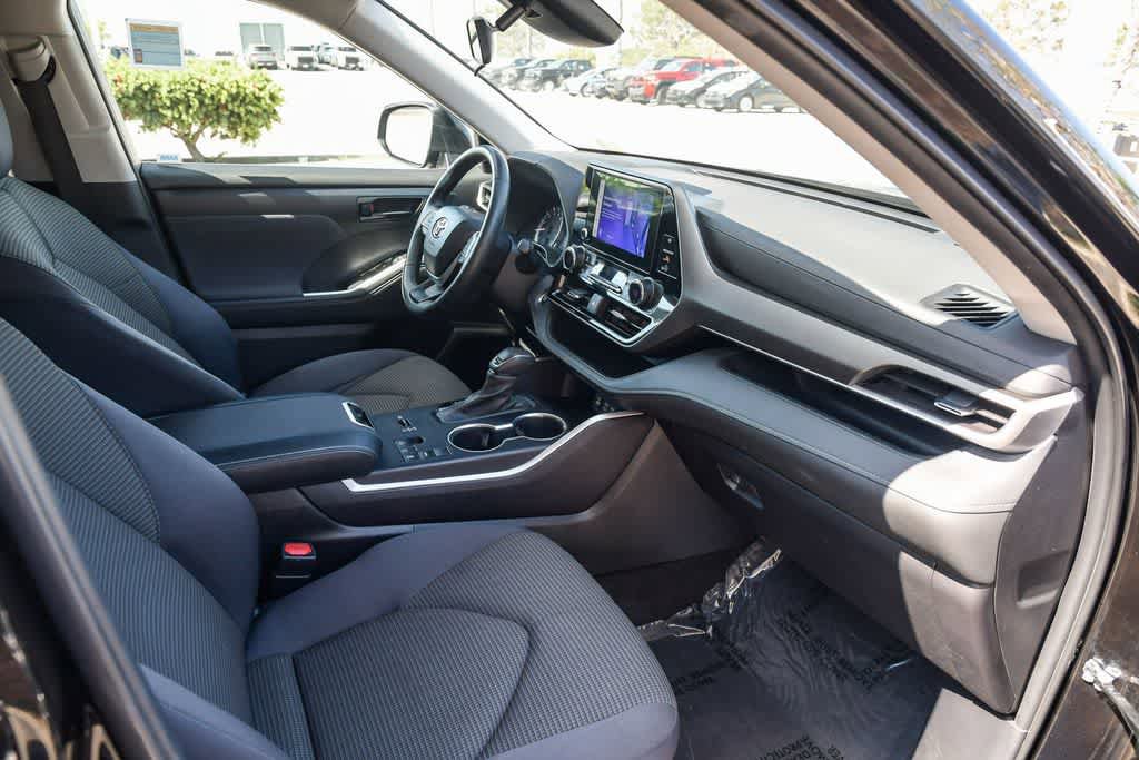 Used 2023 Toyota Highlander LE image 15