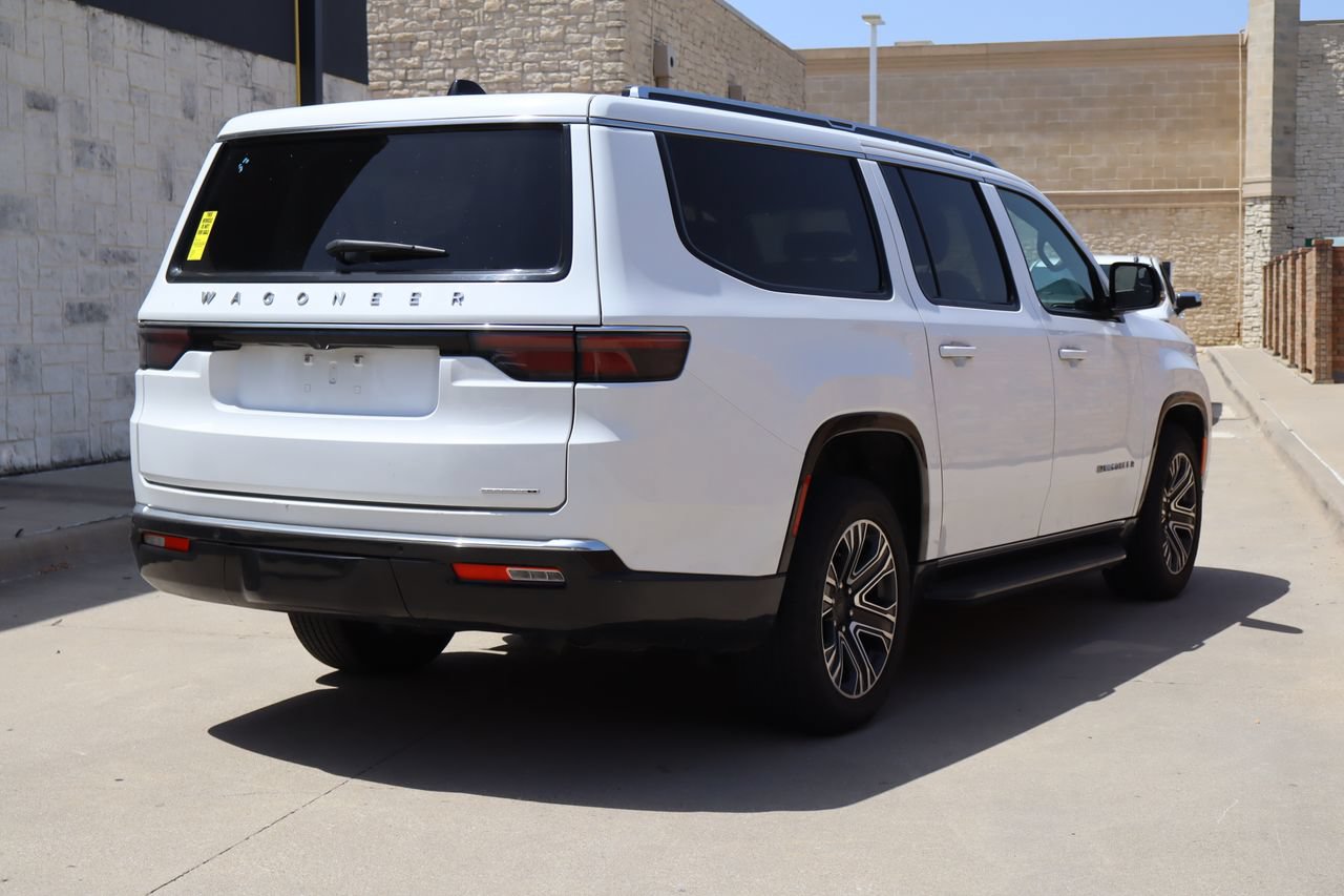 Used 2024 Jeep Wagoneer L Series II RWD image 3