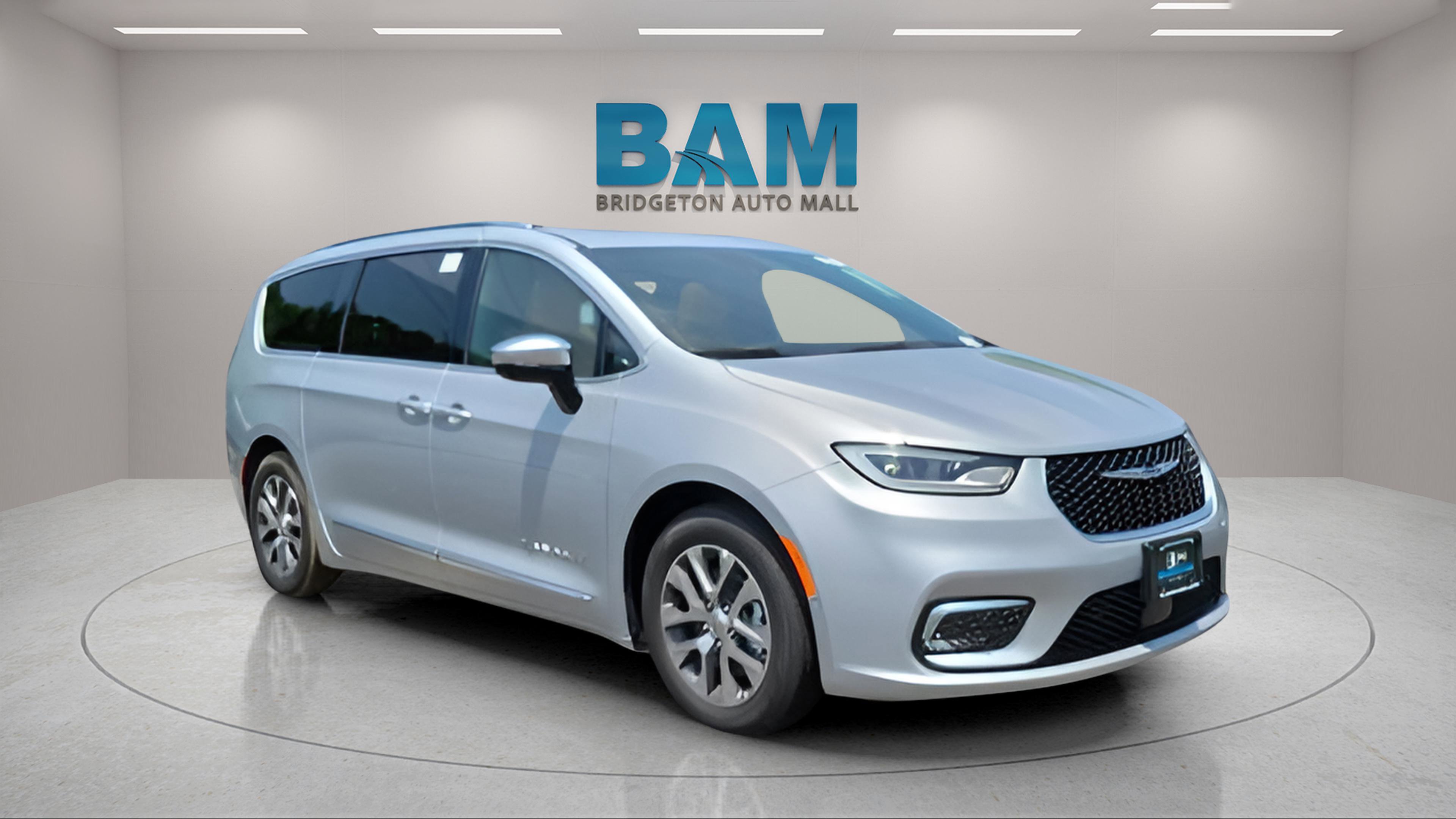 New 2023 Chrysler Pacifica Pinnacle