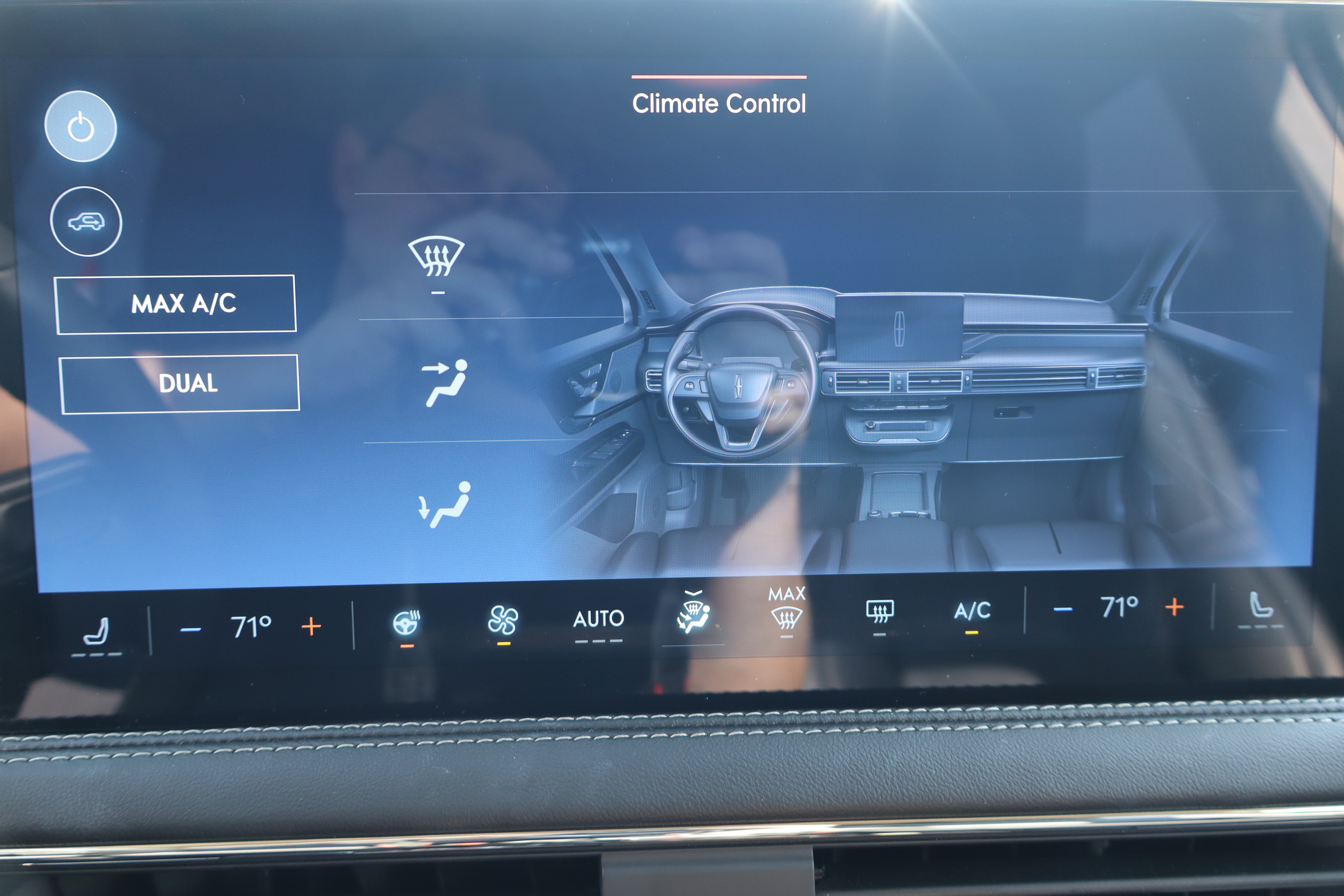 Used 2025 Lincoln Corsair Reserve AWD/4WD image 21