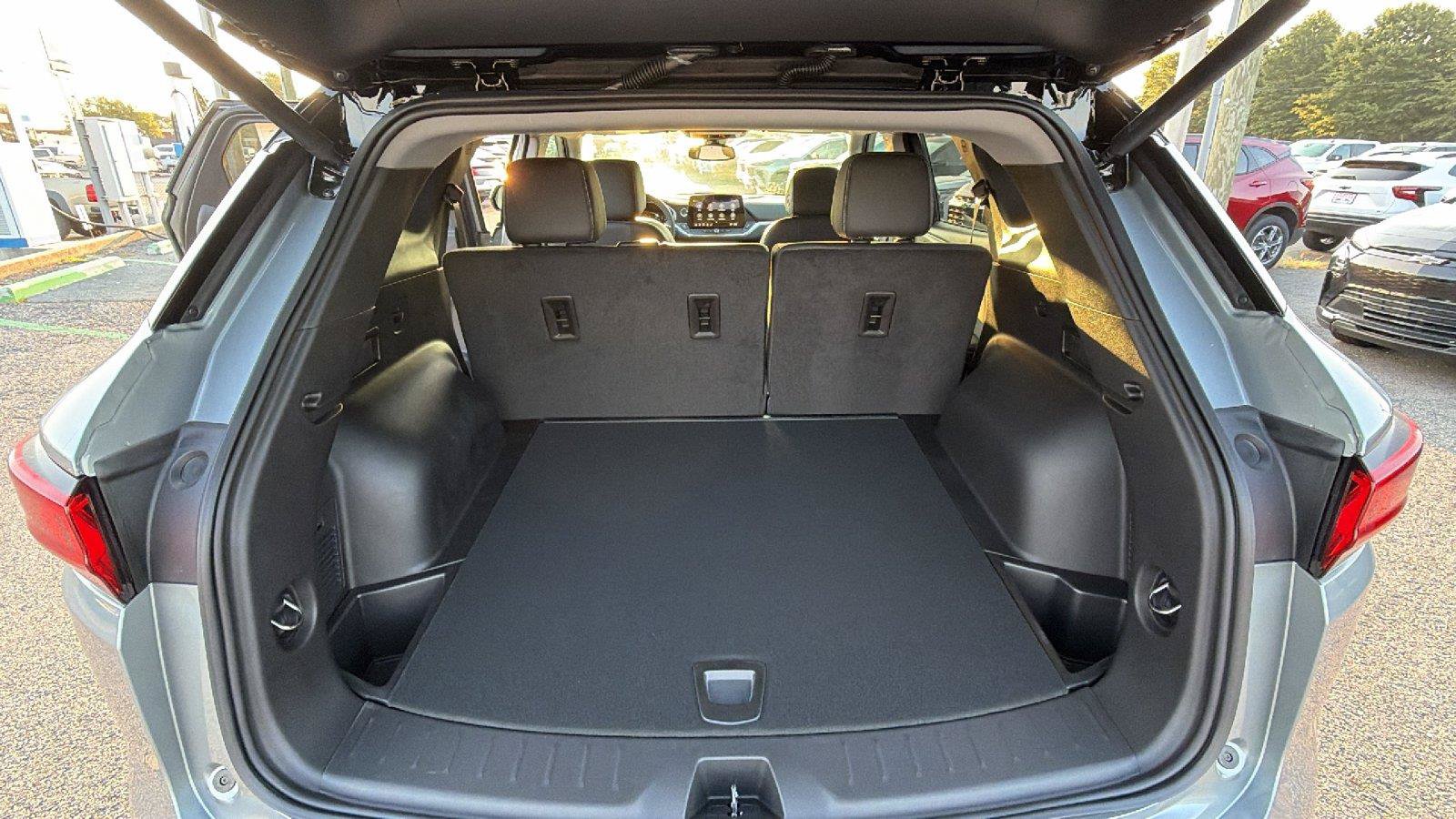 New 2026 Chevrolet Blazer LT w/ Midnight/Sport Edition FWD image 12