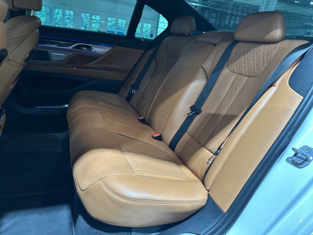 Used 2020 BMW 745e xDrive AWD/4WD image 48