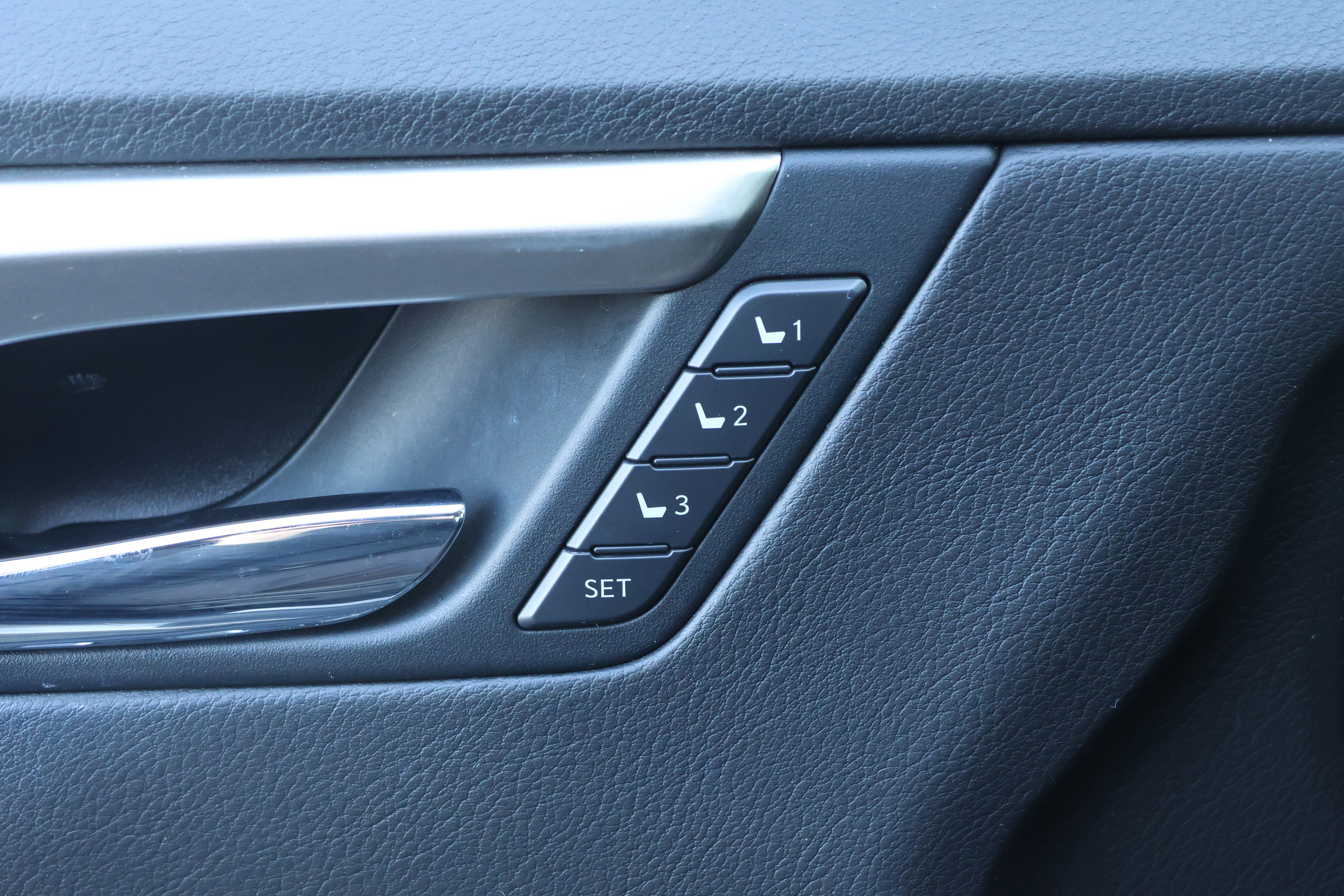 Used 2017 Lexus RX 450h AWD image 13