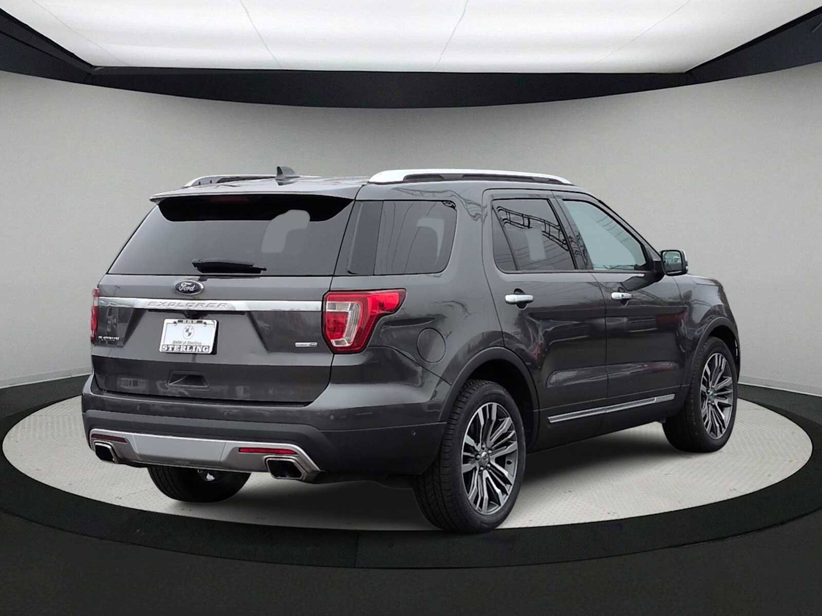 Used 2017 Ford Explorer Platinum image 8