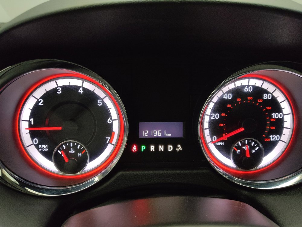 Used 2019 Dodge Grand Caravan SE FWD image 23