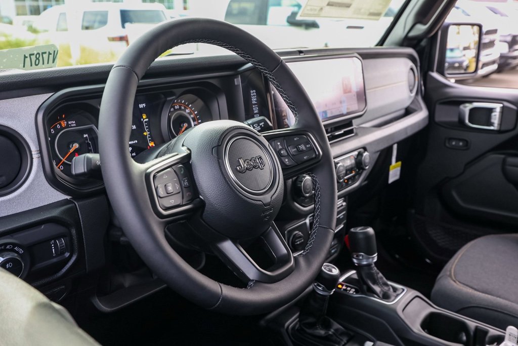 New 2025 Jeep Gladiator Willys image 14