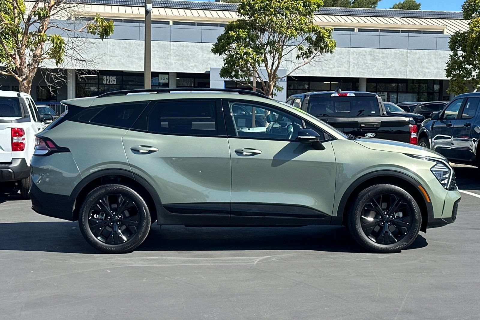 Certified 2025 Kia Sportage X-Line w/ Premium Package AWD/4WD image 4