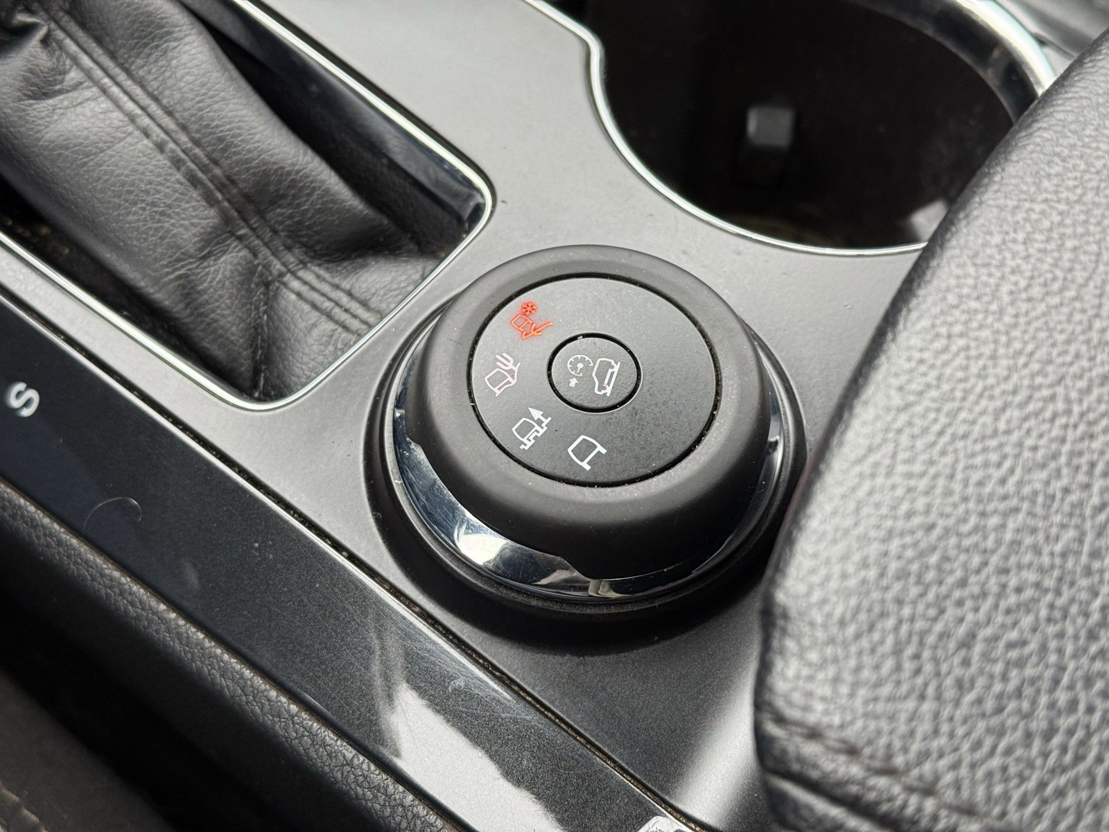 Used 2017 Ford Explorer Limited image 17