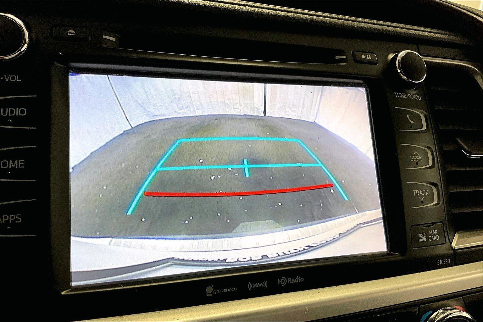 Used 2019 Toyota Highlander XLE image 20