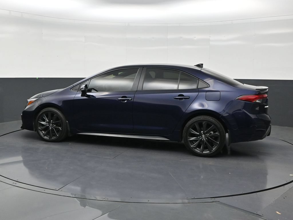 Used 2025 Toyota Corolla XSE FWD image 2