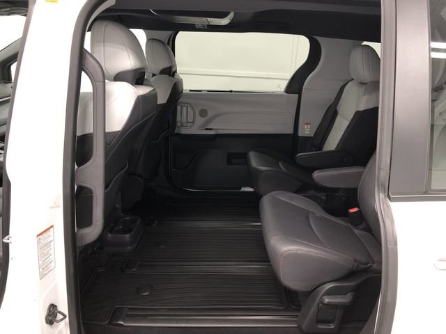 Used 2023 Toyota Sienna XSE w/ XSE Plus Package AWD/4WD image 28