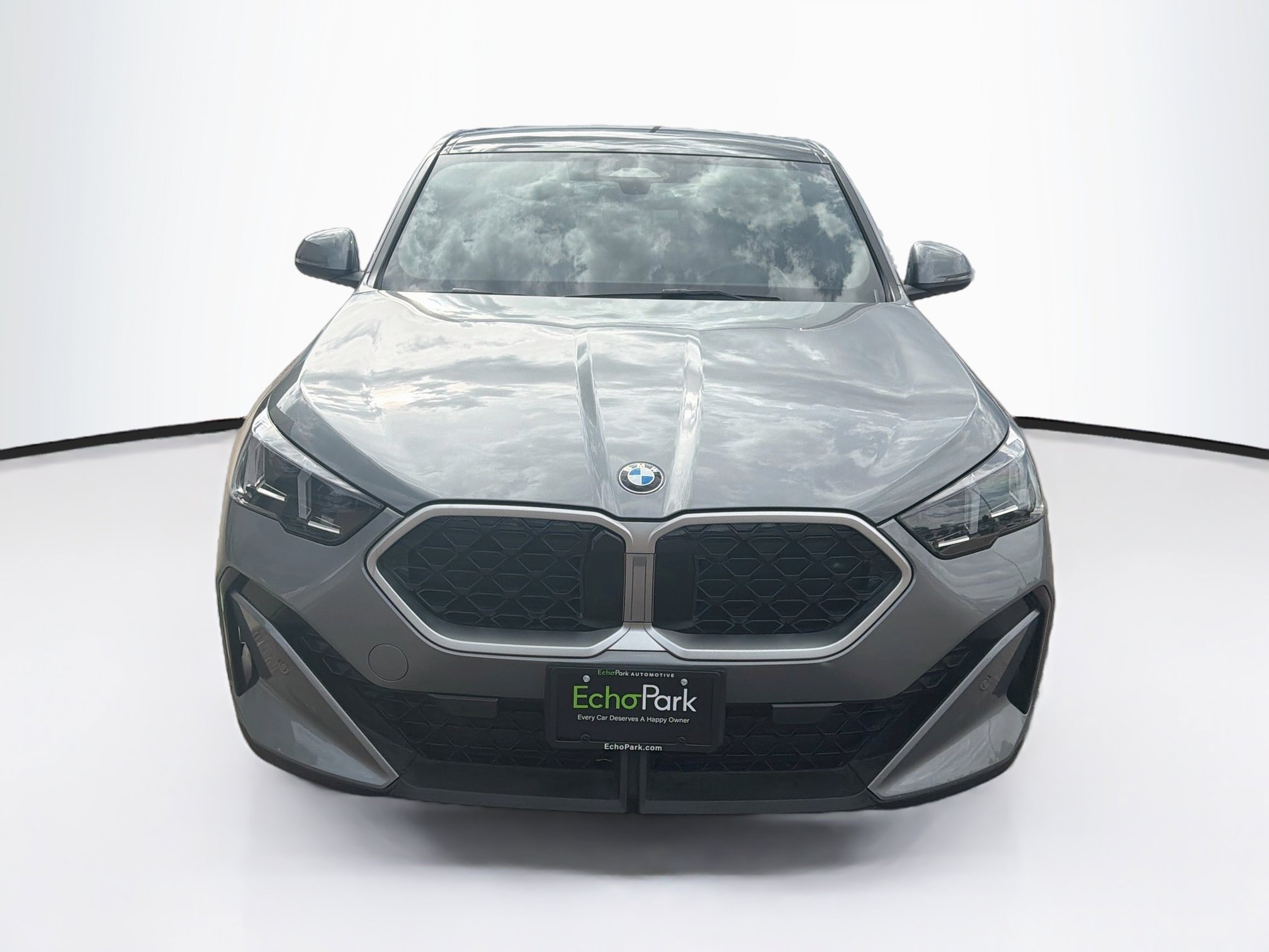 Used 2026 BMW X2 xDrive28i AWD/4WD image 2