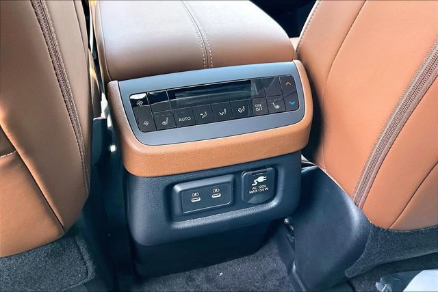 New 2026 Nissan Pathfinder Platinum w/ Cargo Package image 17