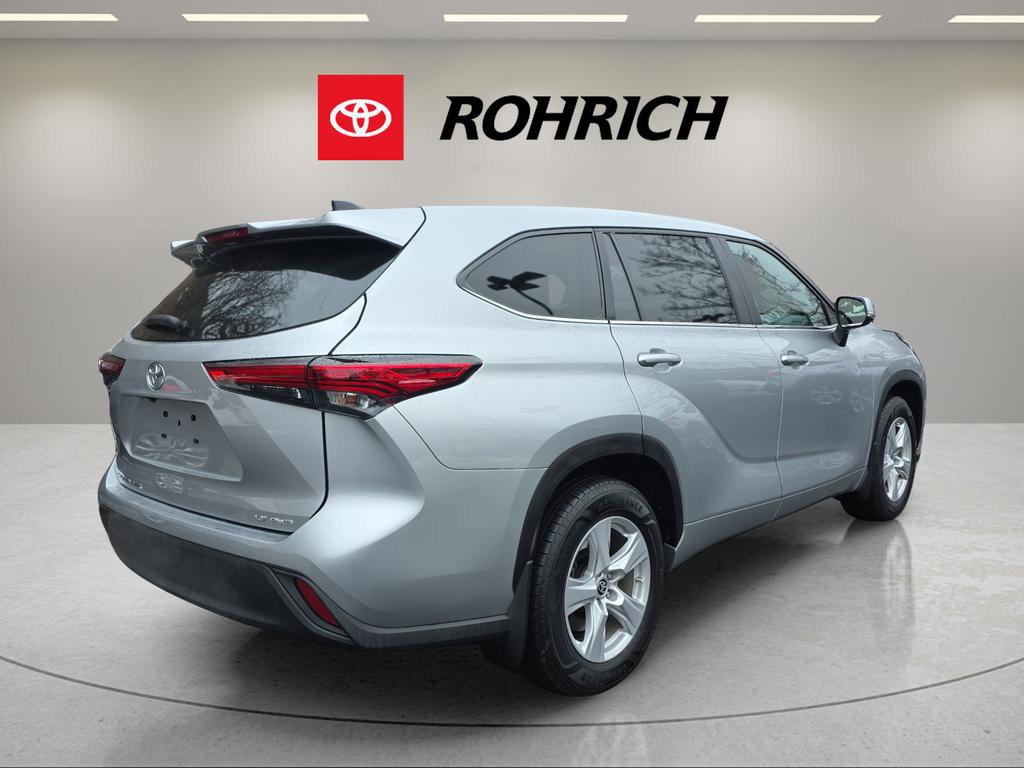 Used 2023 Toyota Highlander LE image 6