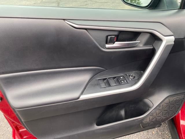 Used 2020 Toyota RAV4 XLE image 14