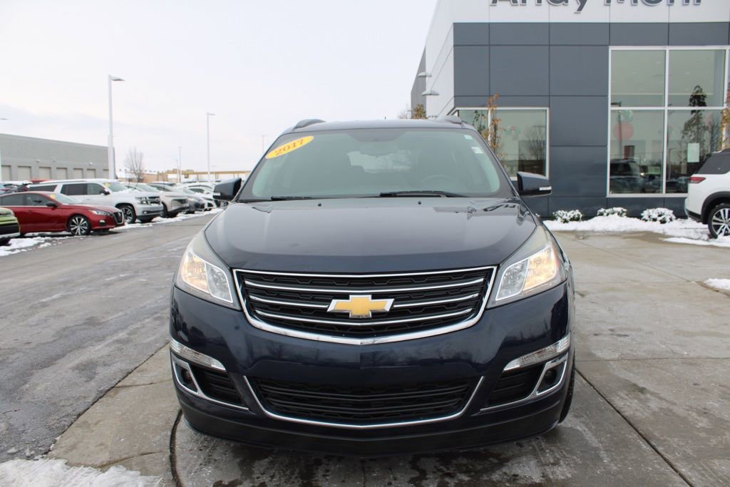 Used 2017 Chevrolet Traverse LT w/ Style and Technology Package image 2