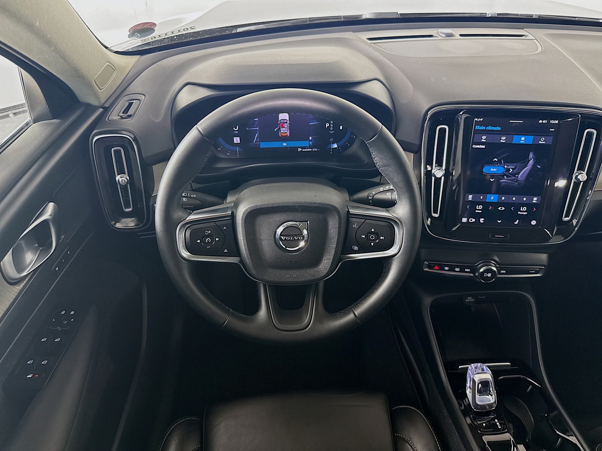 Used 2023 Volvo XC40 B5 Plus w/ Driver Assist Package AWD/4WD image 28