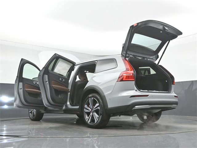 New 2026 Volvo V60 B5 Cross Country Plus w/ Protection Package Premier image 56