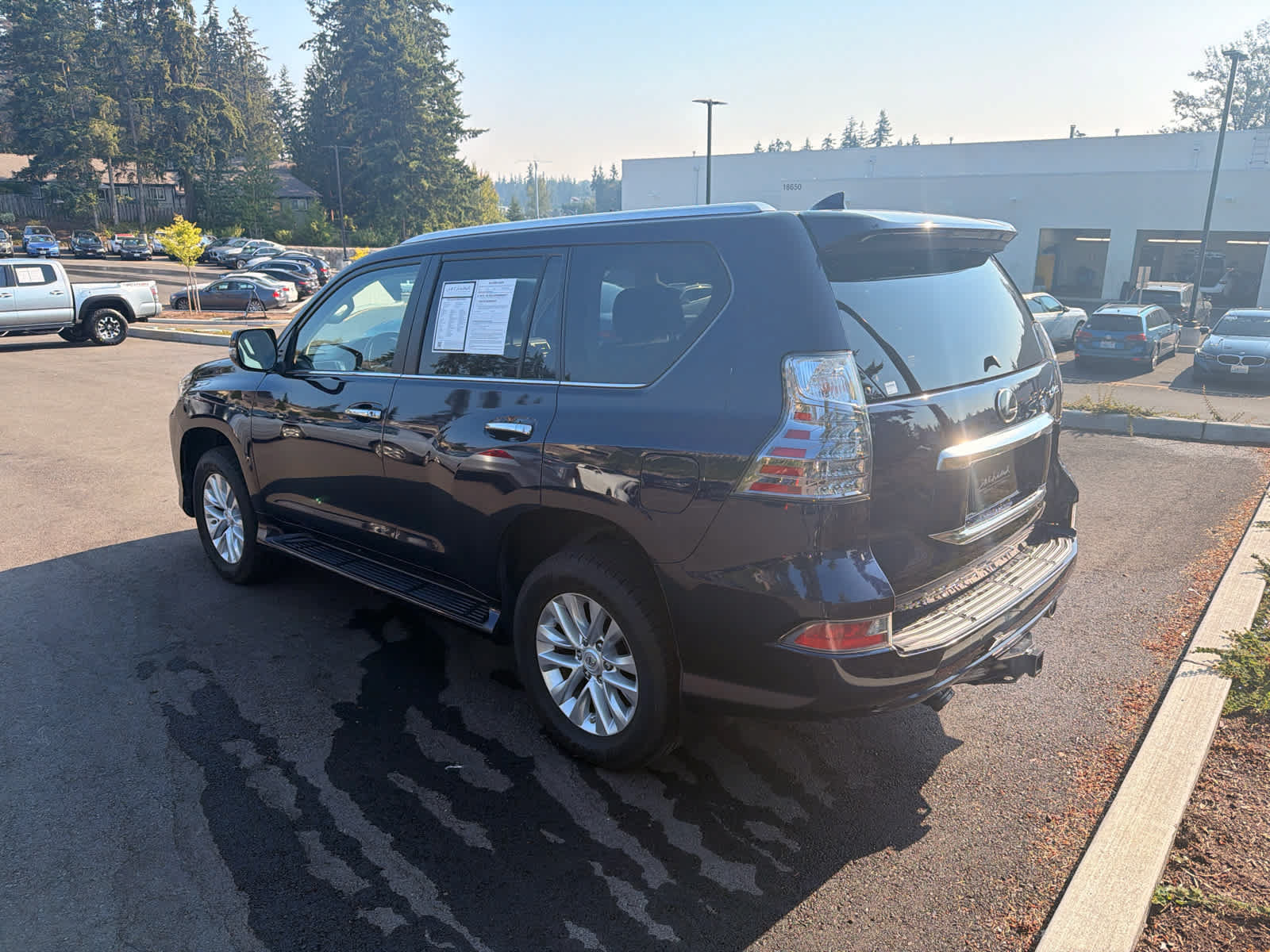 Used 2021 Lexus GX 460 Premium w/ Premium Package AWD/4WD image 3