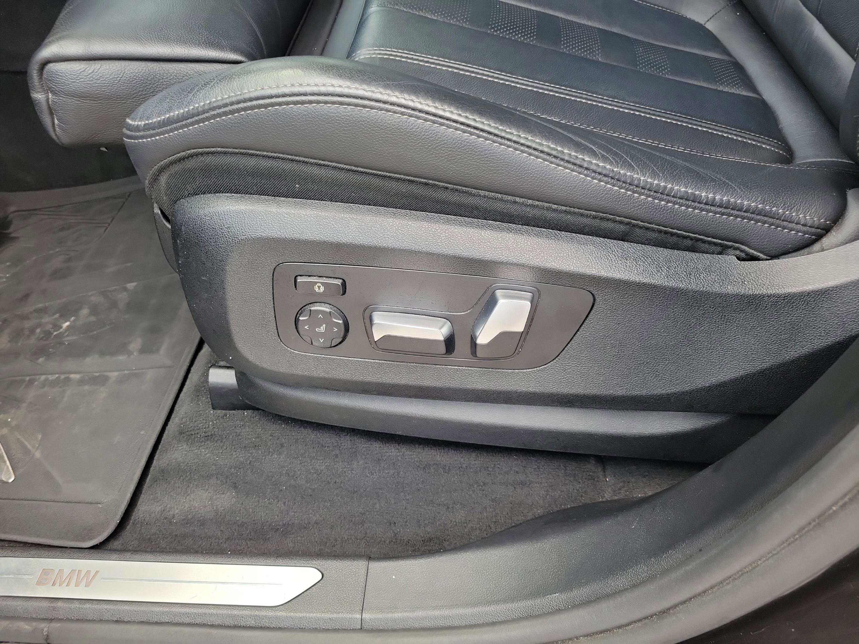 Used 2019 BMW X5 xDrive40i w/ Premium Package 2 AWD/4WD image 18