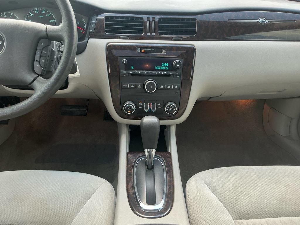 Used 2015 Chevrolet Impala LT w/ LT Sunroof Package FWD image 20