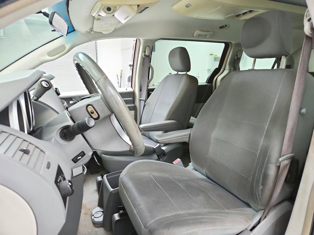 Used 2009 Dodge Grand Caravan SXT FWD image 13