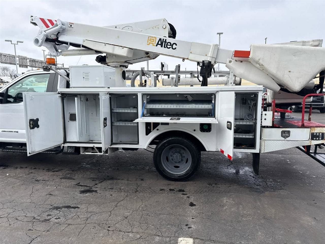 Used 2019 Ford F550 4x4 Regular Cab Super Duty image 18