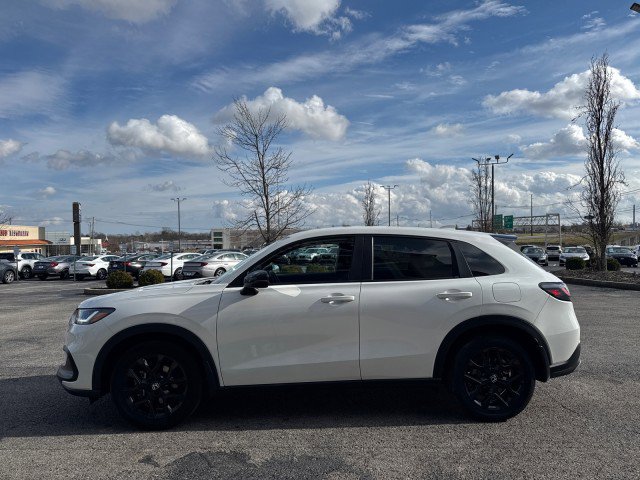 Used 2025 Honda HR-V Sport image 15