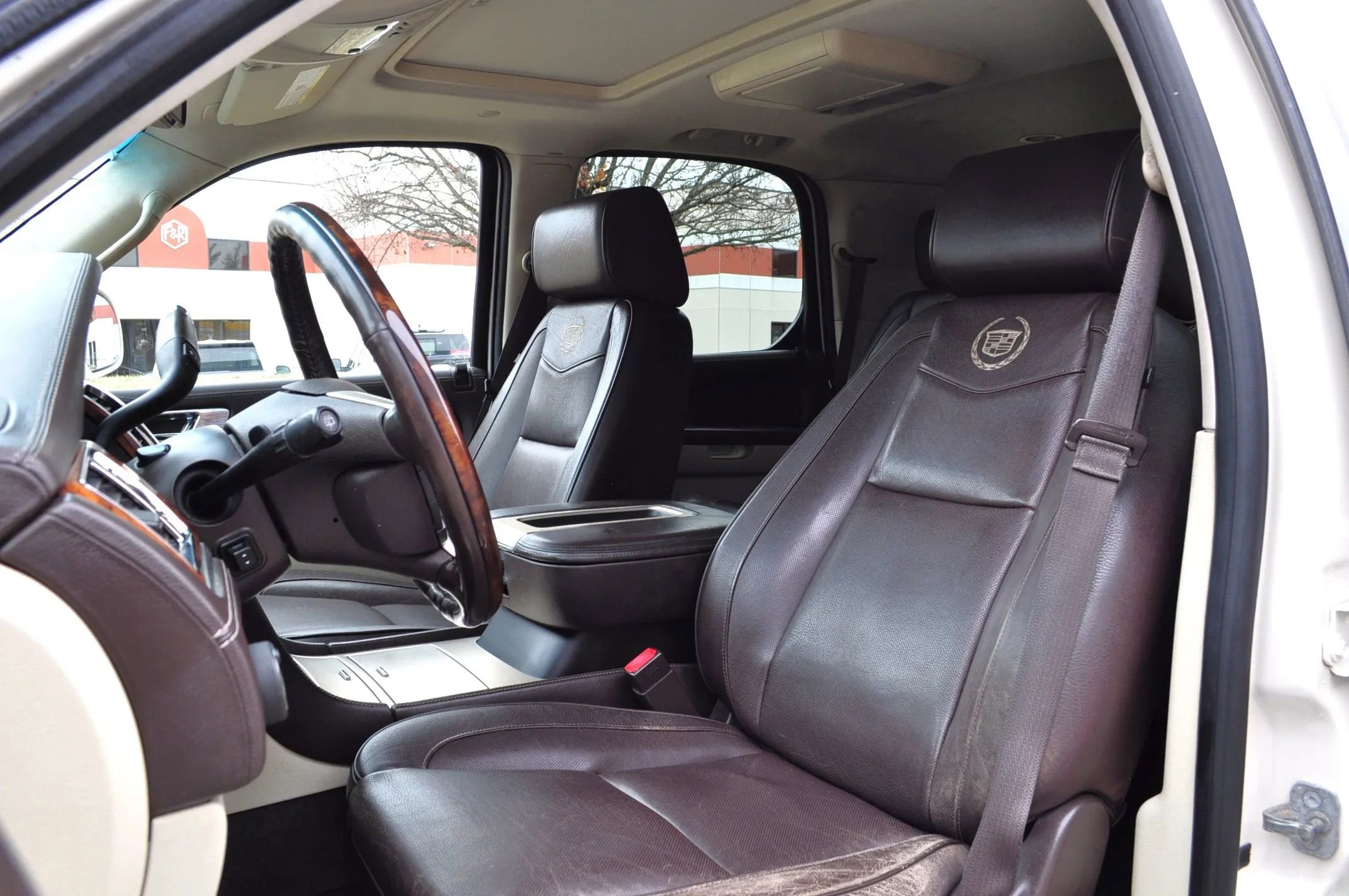 Used 2013 Cadillac Escalade Platinum image 8