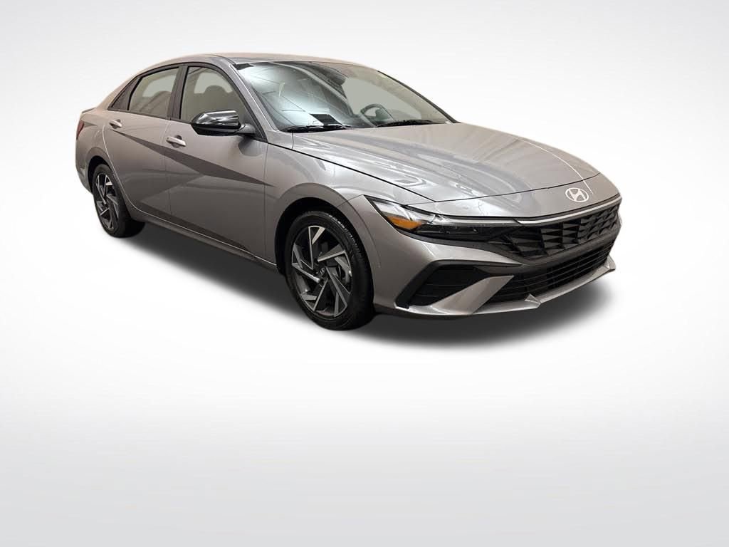 Certified 2025 Hyundai Elantra Sport image 3